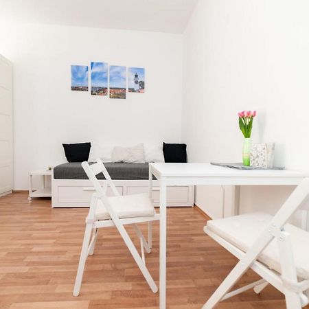 Mia Apartment Novi Sad Eksteriør billede